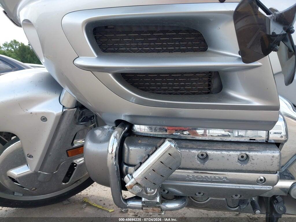 1HFSC47035A404298 2005 HONDA GL1800 photo no. 9