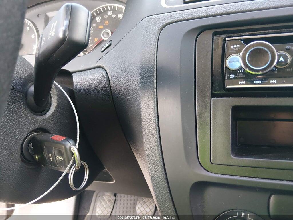3VWBP7AJ5CM124235 2012 VOLKSWAGEN JETTA photo no. 11