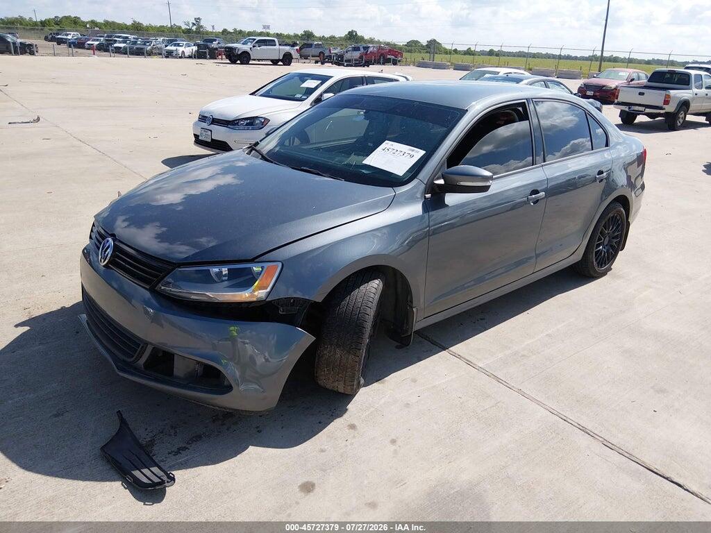 3VWBP7AJ5CM124235 2012 VOLKSWAGEN JETTA photo no. 2