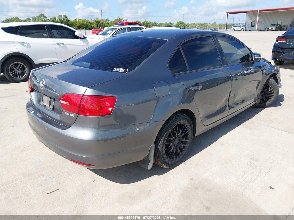 3VWBP7AJ5CM124235 2012 VOLKSWAGEN JETTA photo no. 4