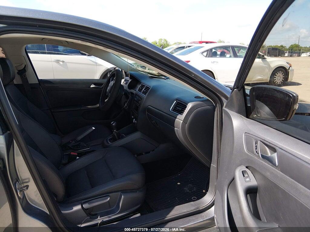 3VWBP7AJ5CM124235 2012 VOLKSWAGEN JETTA photo no. 5