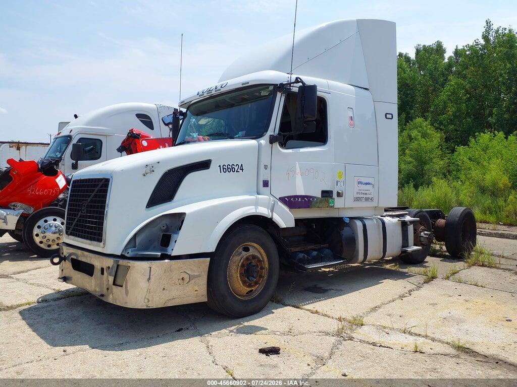 4V4NC9EHXCN541598 2012 VOLVO VN photo no. 2