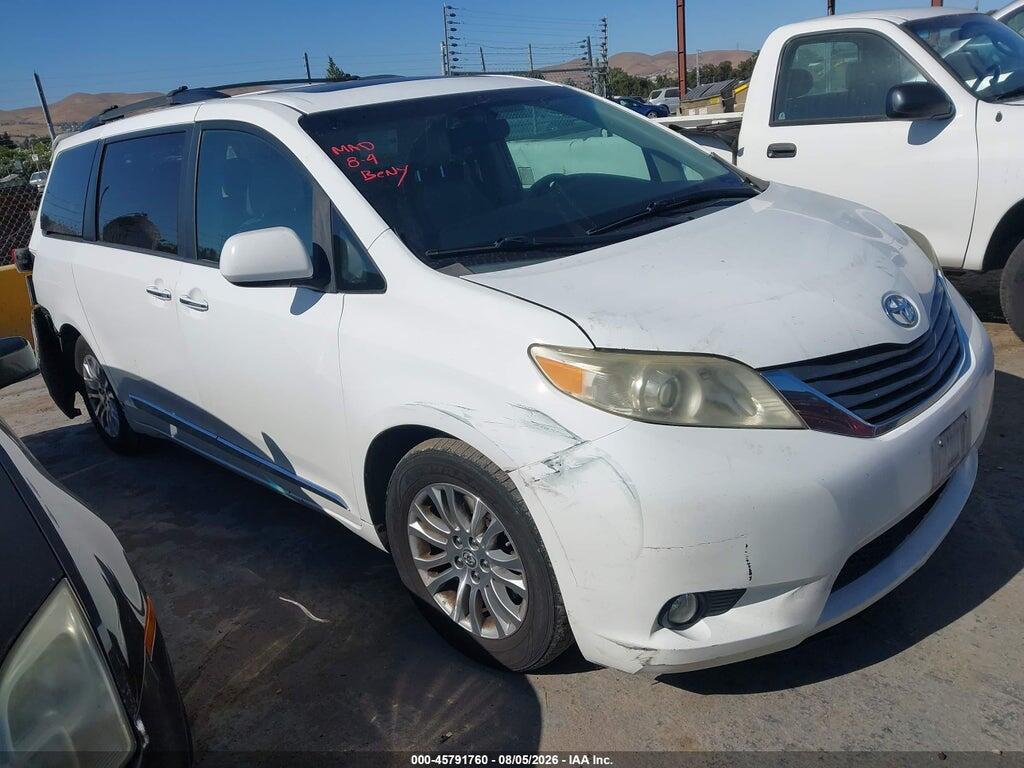 5TDYK3DC4BS072662 2011 TOYOTA SIENNA photo no. 1