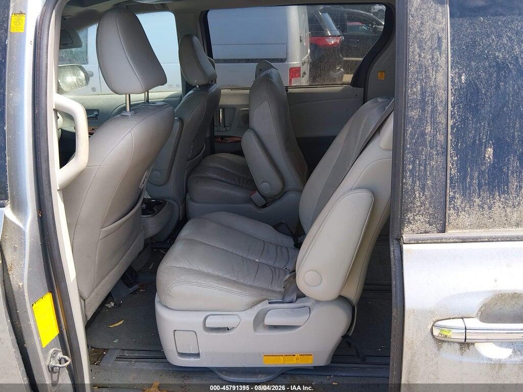 5TDDK3DC4BS030054 2011 TOYOTA SIENNA photo no. 8