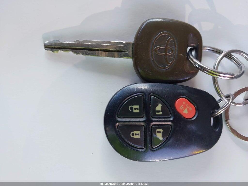 5TDKK3DC8BS014382 2011 TOYOTA SIENNA photo no. 11