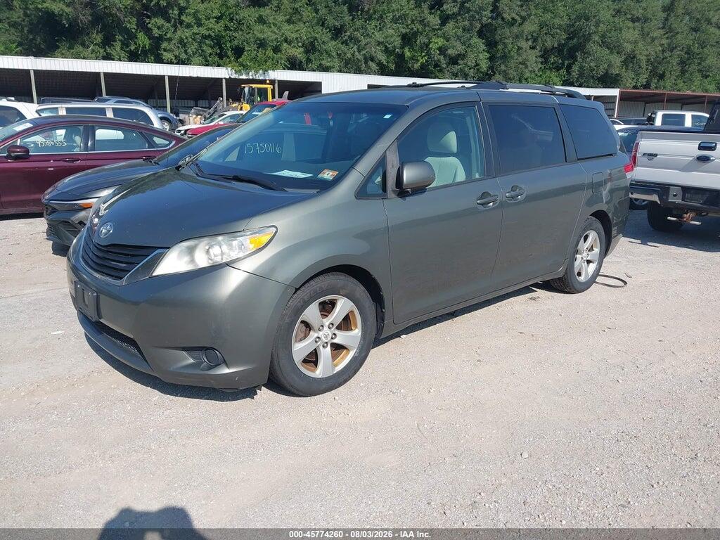 5TDKK3DC9BS011765 2011 TOYOTA SIENNA photo no. 2