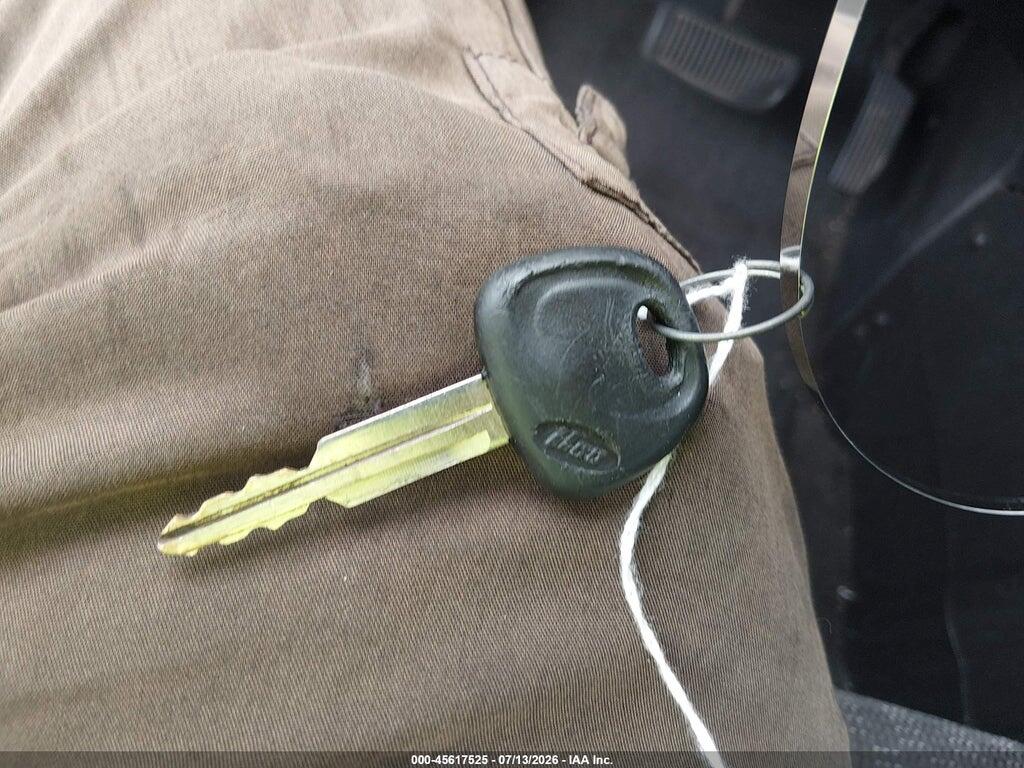 KNDJF723857055698 2005 KIA SPORTAGE photo no. 11