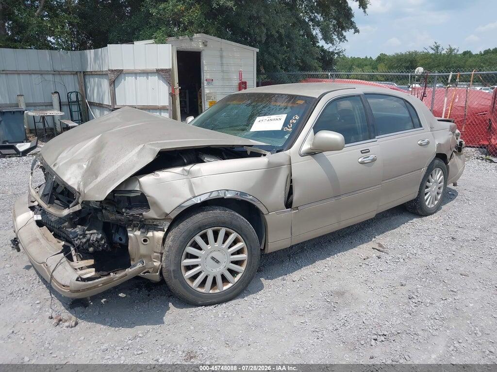 1LNHM81W15Y611359 2005 LINCOLN TOWN CAR photo no. 2