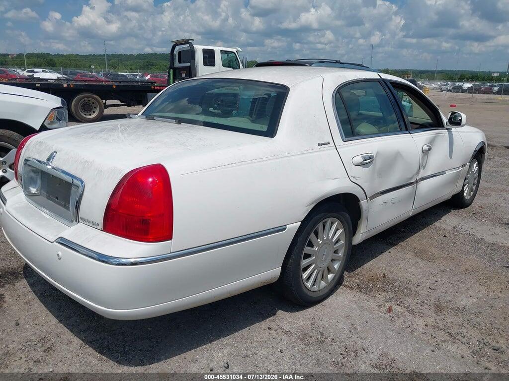 1LNHM81W45Y657784 2005 LINCOLN TOWN CAR photo no. 4