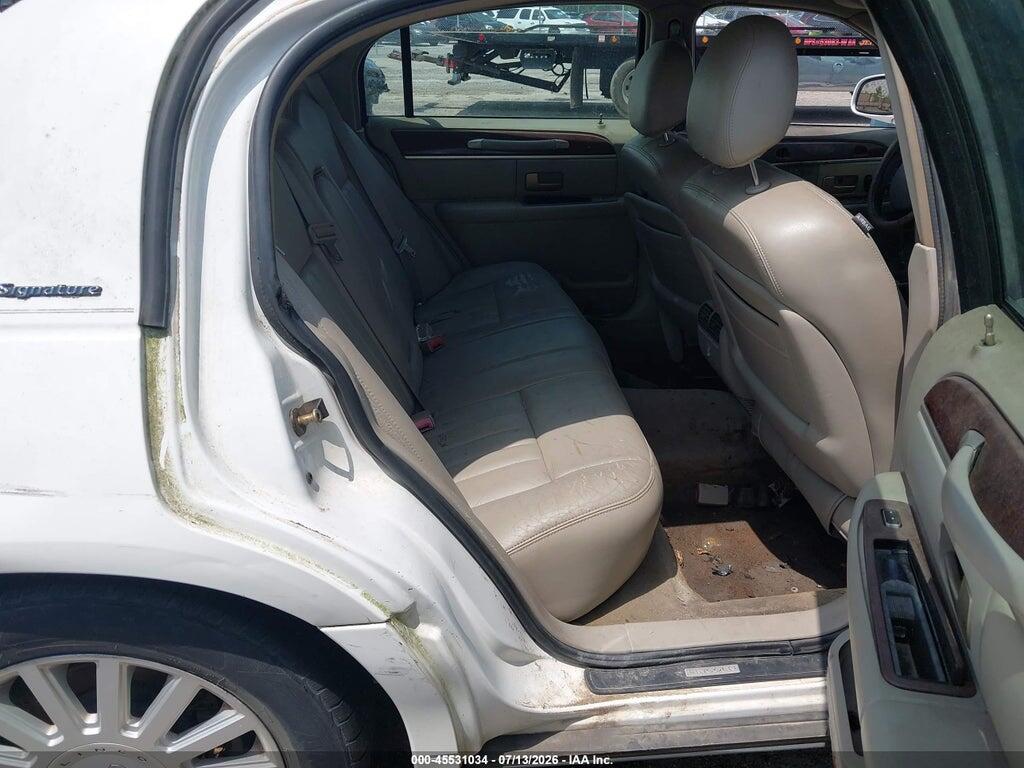1LNHM81W45Y657784 2005 LINCOLN TOWN CAR photo no. 8