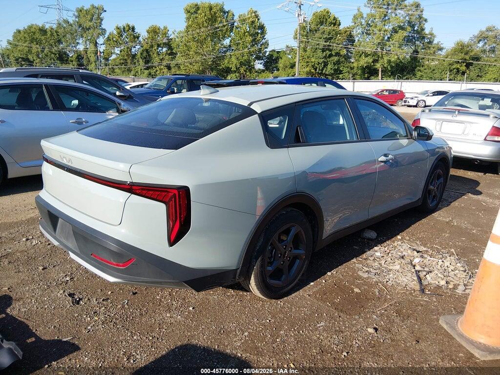 3KPFT4DE1SE235869 2025 KIA K4 photo no. 4