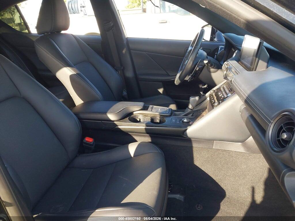 JTHBA1D20S5133465 2025 LEXUS IS 300 photo no. 5