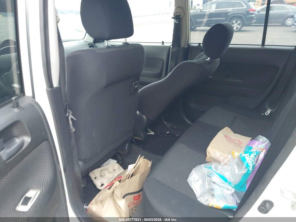 JTLKT324050194090 2005 SCION XB photo no. 8