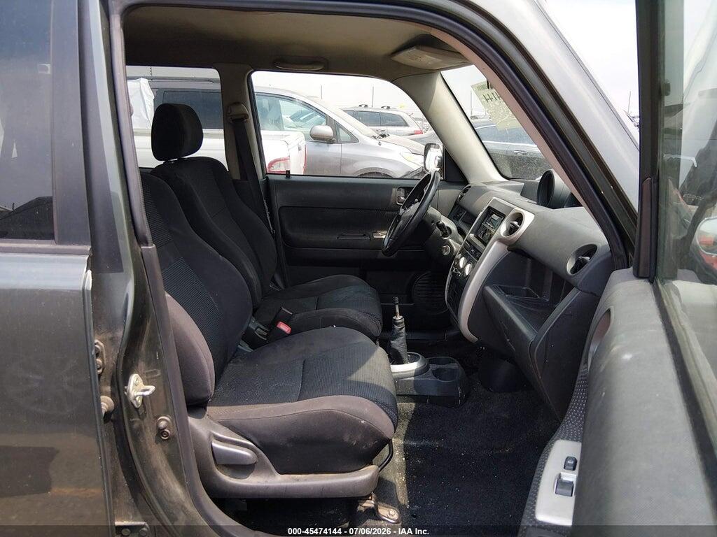 JTLKT334454000507 2005 SCION XB photo no. 5