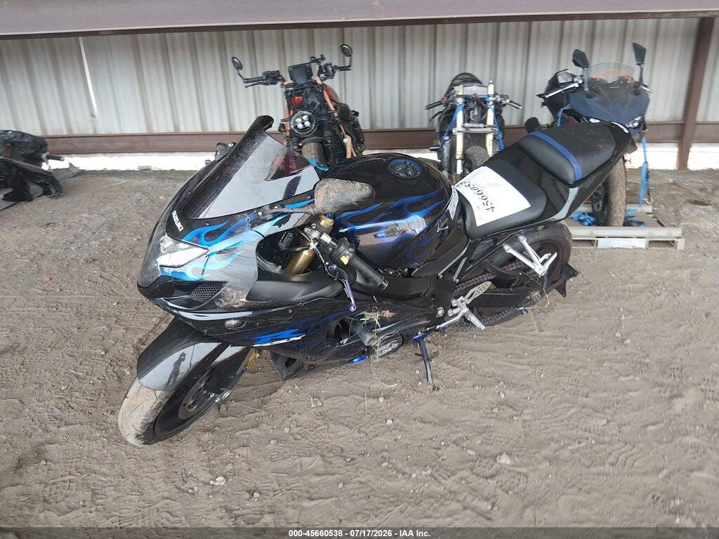 JS1GR7JA452106655 2005 SUZUKI GSX-R750 photo no. 2