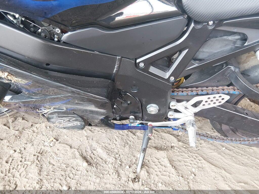 JS1GR7JA452106655 2005 SUZUKI GSX-R750 photo no. 9