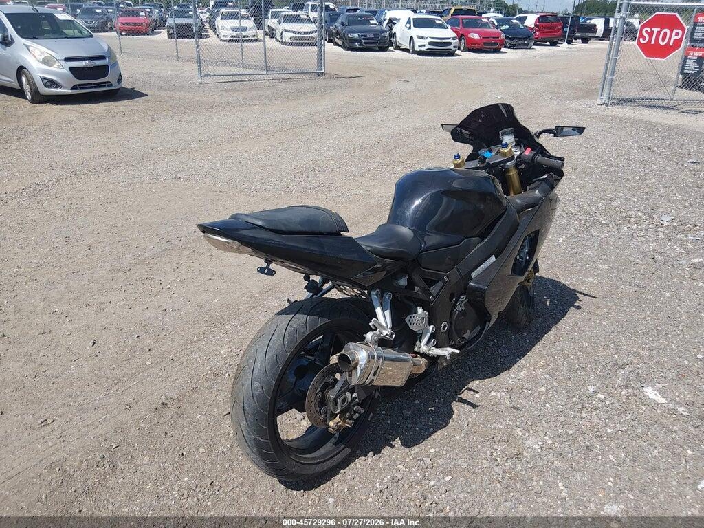 JS1GN7CA952112332 2005 SUZUKI GSX-R600 photo no. 4