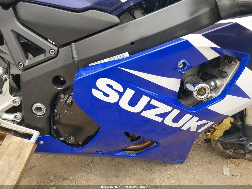 JS1GN7CA352110852 2005 SUZUKI GSX-R600 photo no. 8