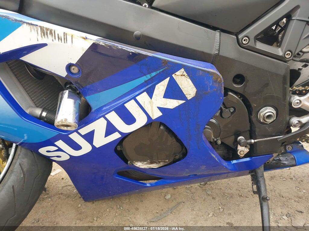 JS1GN7CA352110852 2005 SUZUKI GSX-R600 photo no. 9