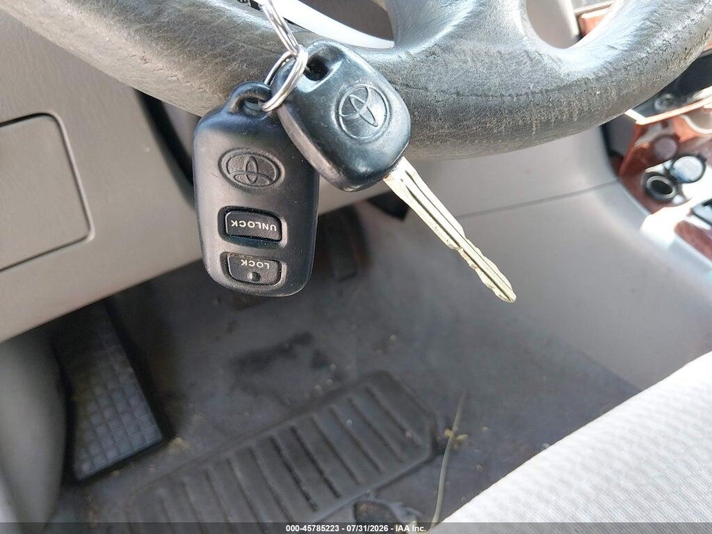 2T1BR32E15C391391 2005 TOYOTA COROLLA photo no. 11