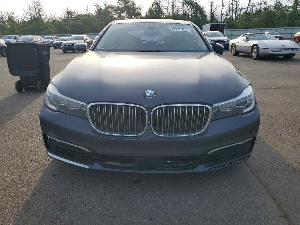 2016 BMW 740 I — Фото 5 из 12