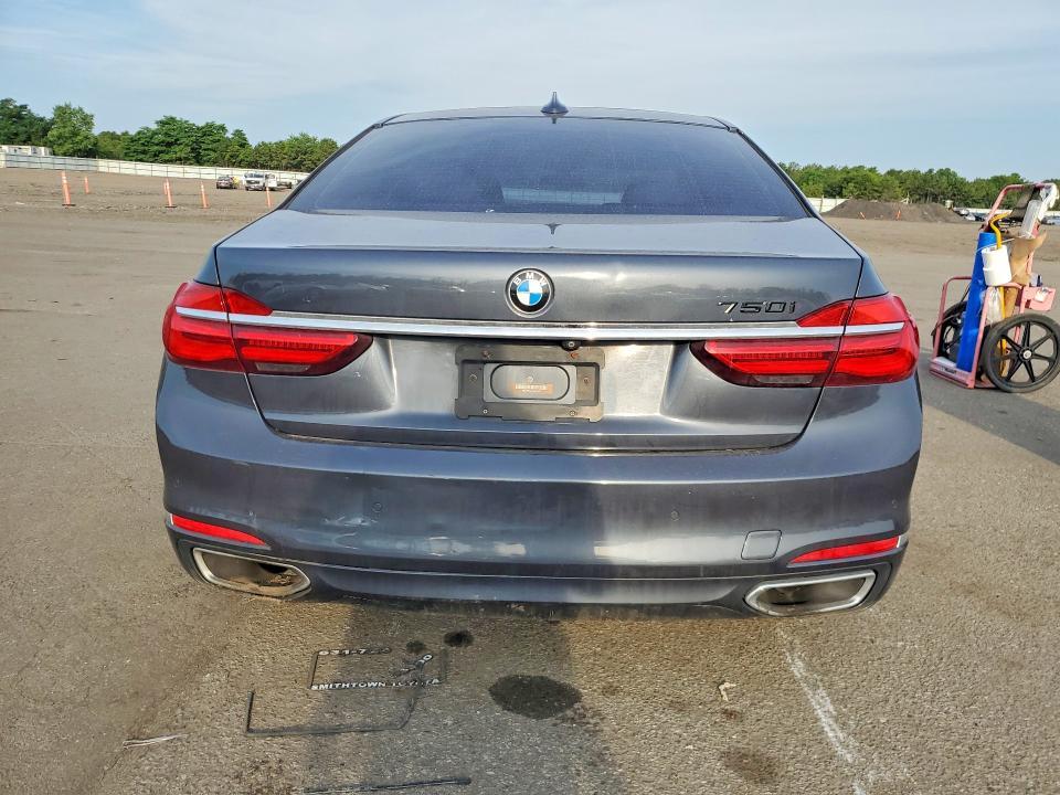 2016 BMW 740 I — Фото 6 из 12