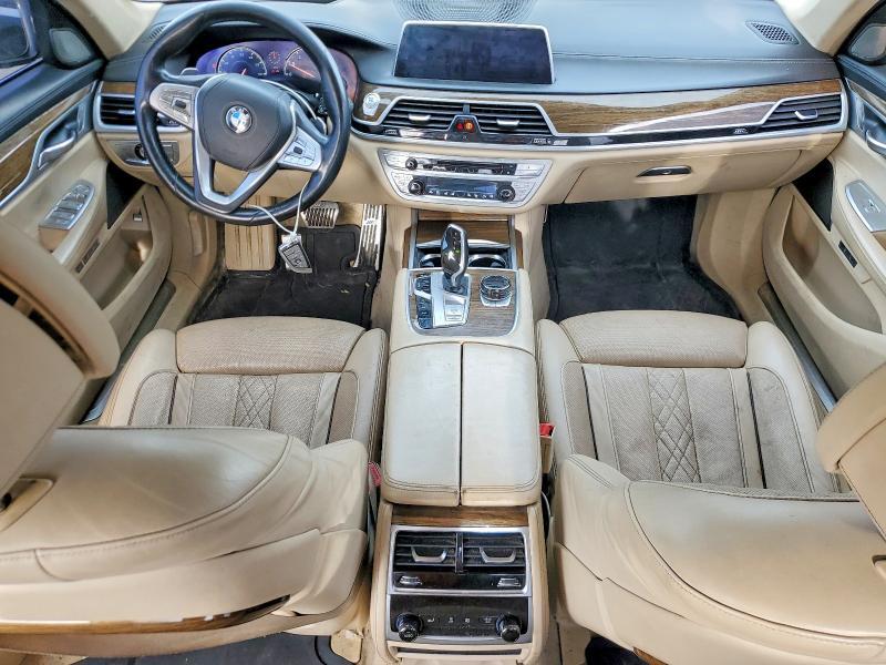 2016 BMW 740 I — Фото 8 из 12