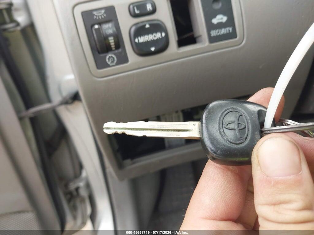 2T1BR32E45C554552 2005 TOYOTA COROLLA photo no. 11