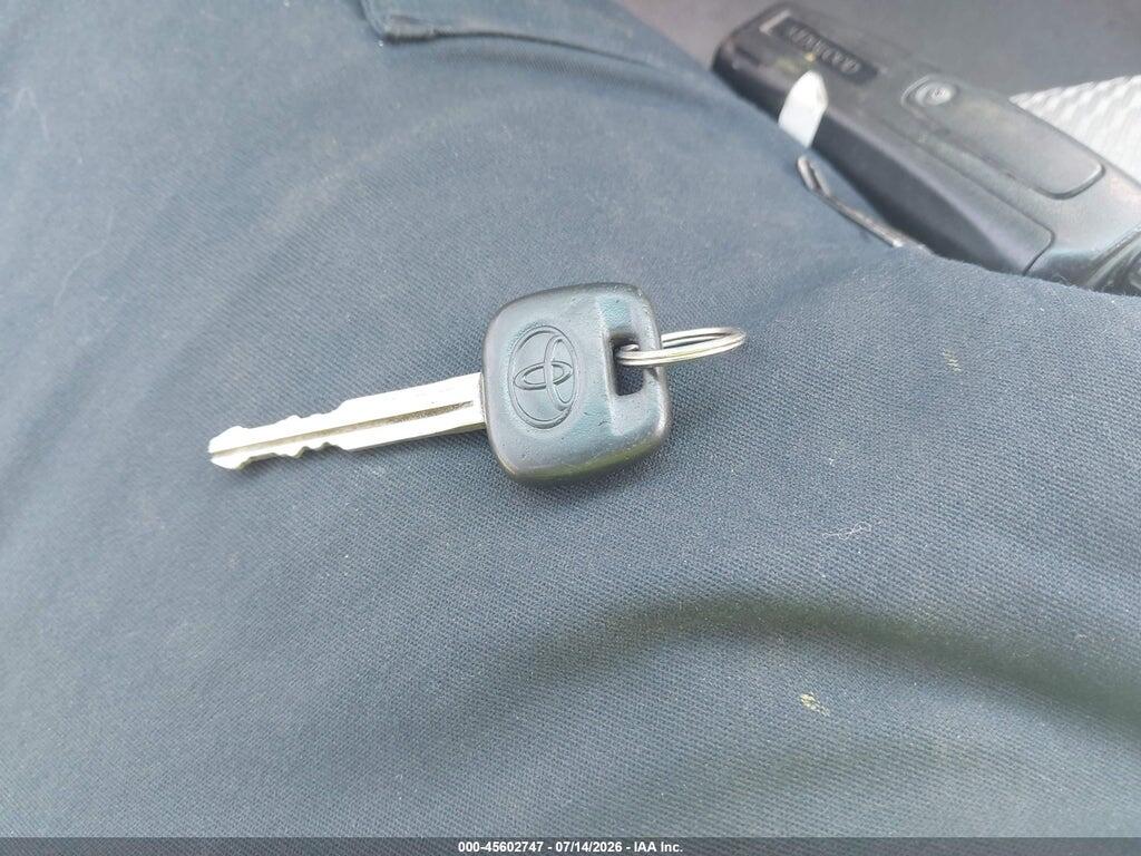 JTEGD21A250129754 2005 TOYOTA HIGHLANDER photo no. 11