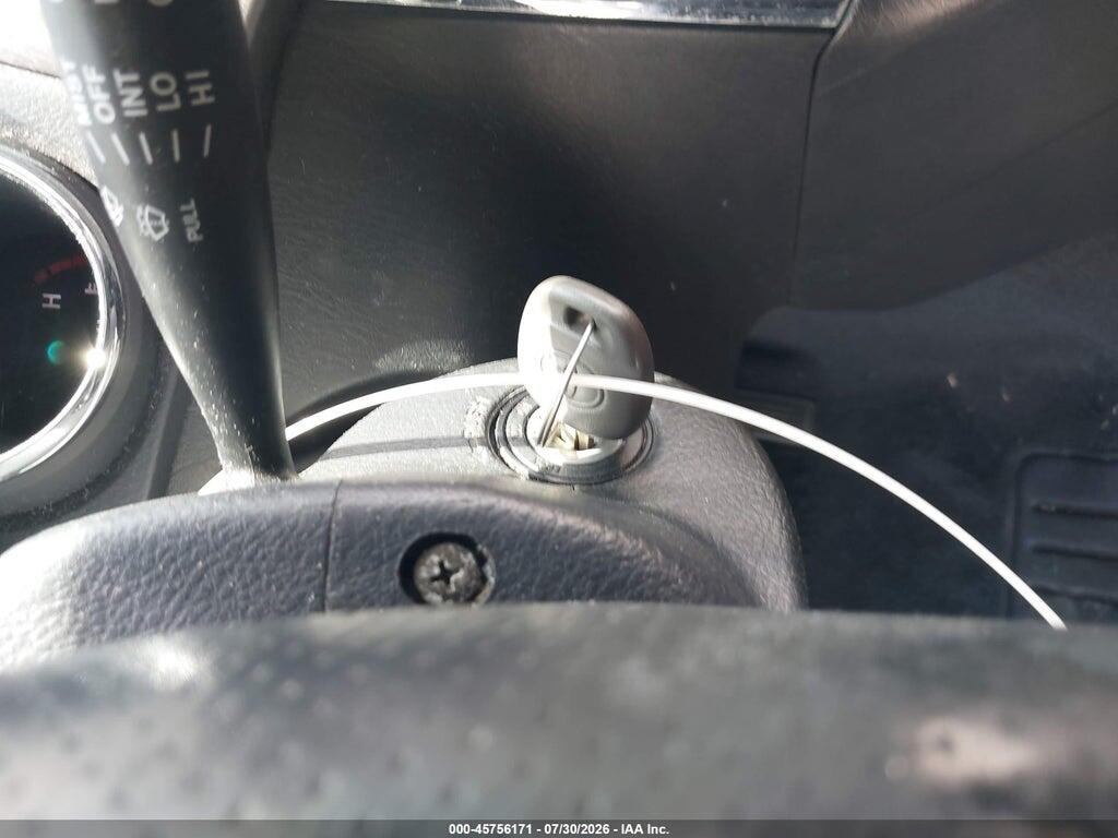 2T1KR32E15C382657 2005 TOYOTA MATRIX photo no. 11