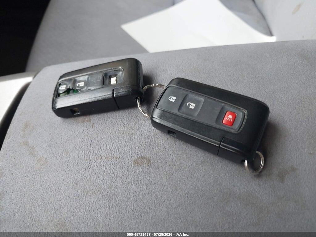 JTDKB20U453053775 2005 TOYOTA PRIUS photo no. 11