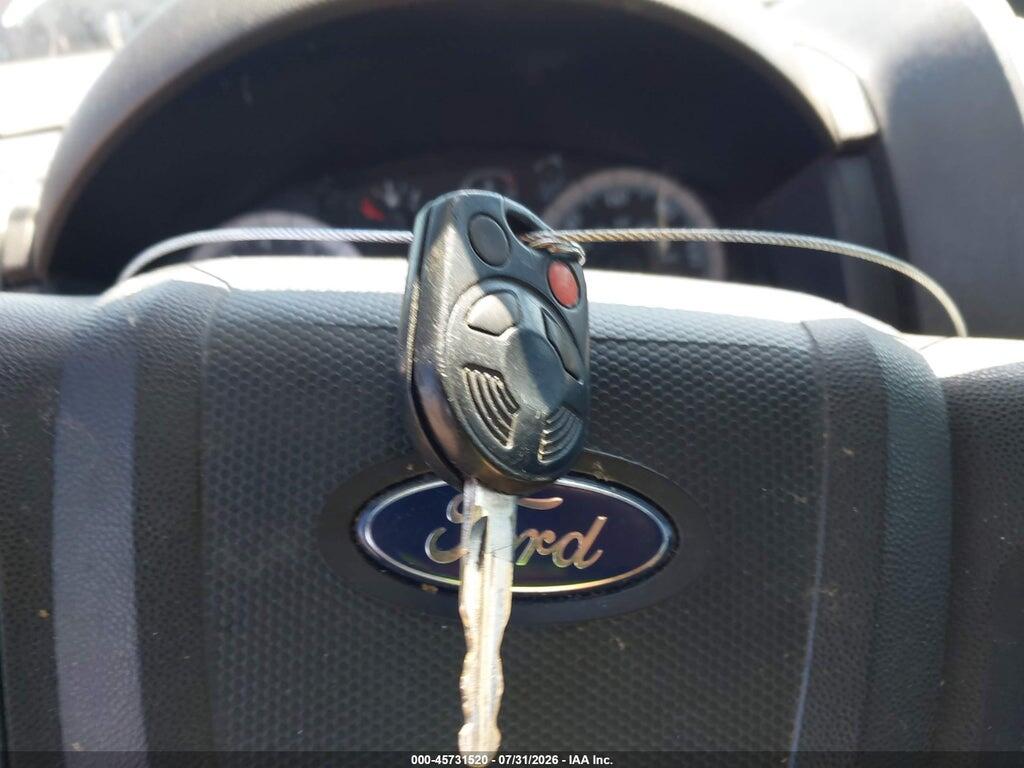 1FMCU03118KC65334 2008 FORD ESCAPE photo no. 11