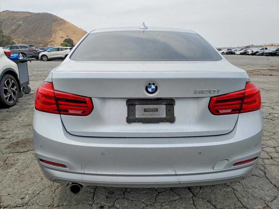 2016 BMW 320 I — Фото 6 из 12