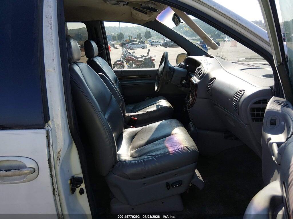 1C4GP54L9YB660579 2000 CHRYSLER TOWN & COUNTRY photo no. 5