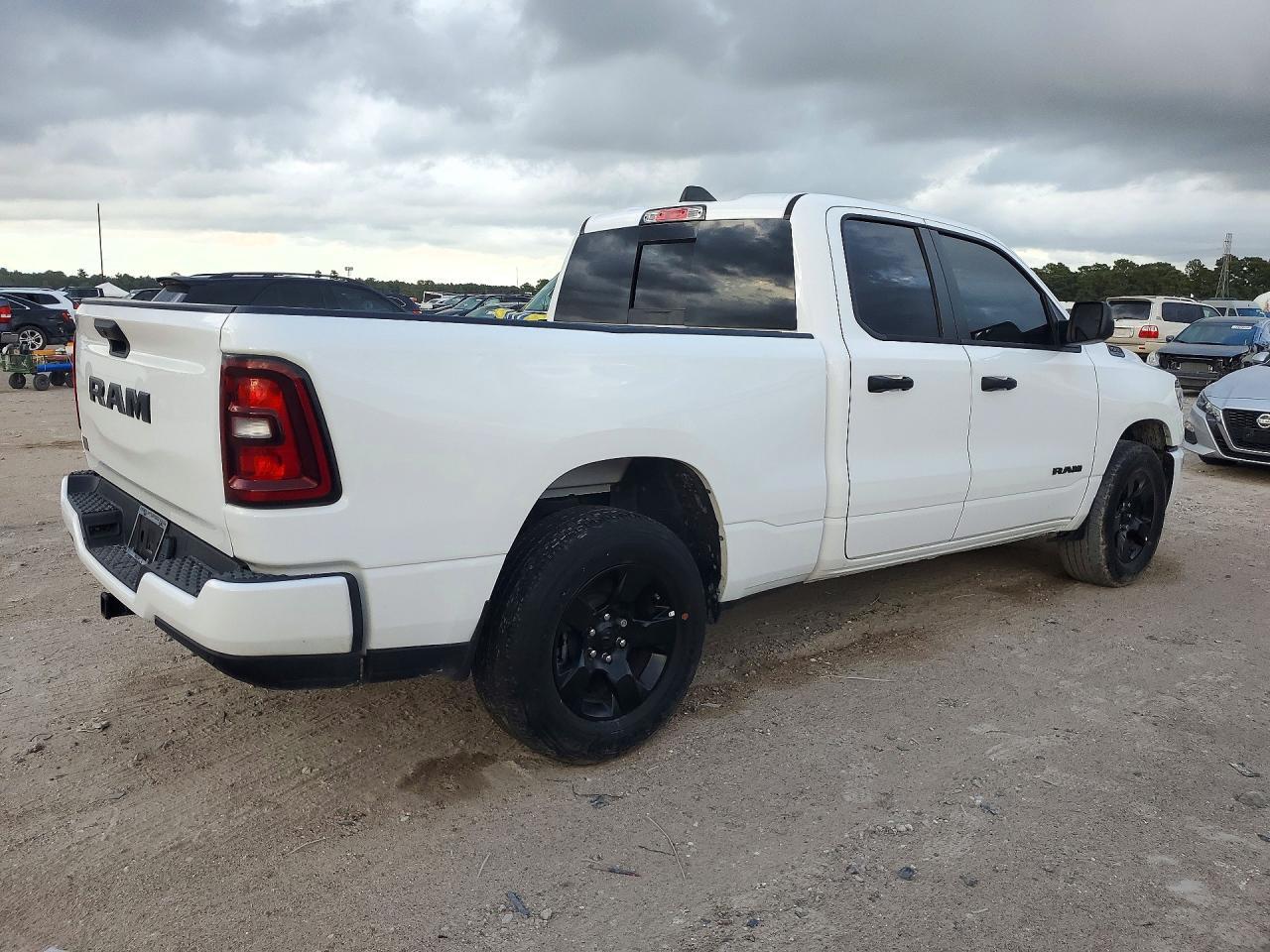 2025 RAM 1500 TRADESMAN — Фото 3 из 12
