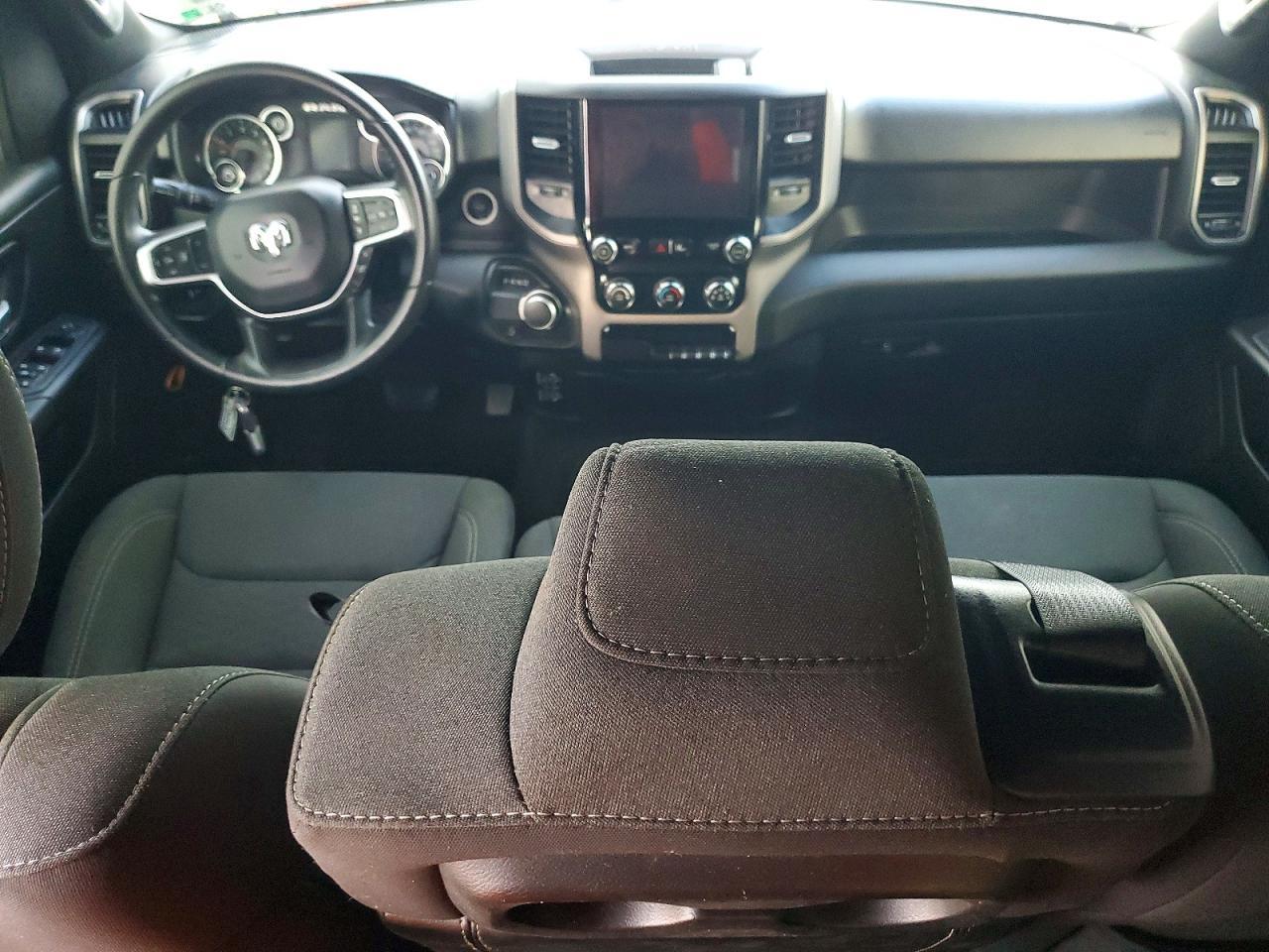 2025 RAM 1500 TRADESMAN — Фото 8 из 12