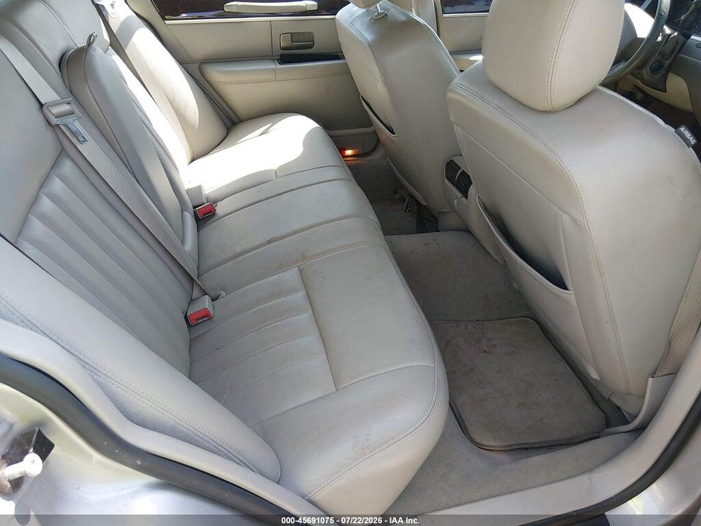 1LNHM81V67Y617023 2007 LINCOLN TOWN CAR photo no. 8