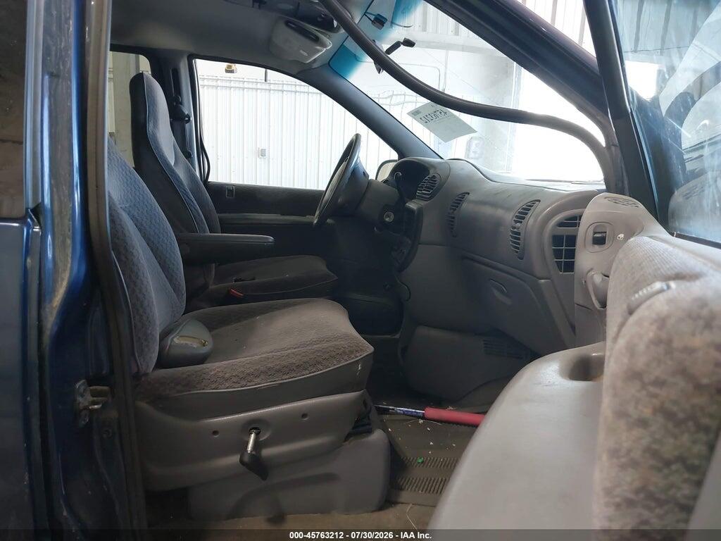 2B4GP44G8YR729547 2000 DODGE GRAND CARAVAN photo no. 5