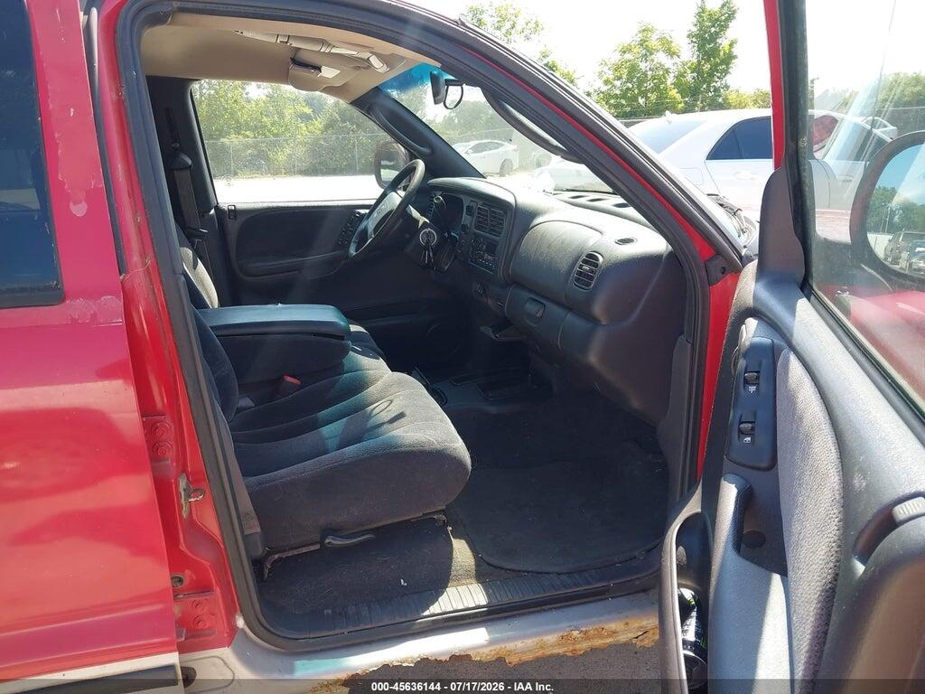 1B7GL2AZ7YS726114 2000 DODGE DAKOTA photo no. 5