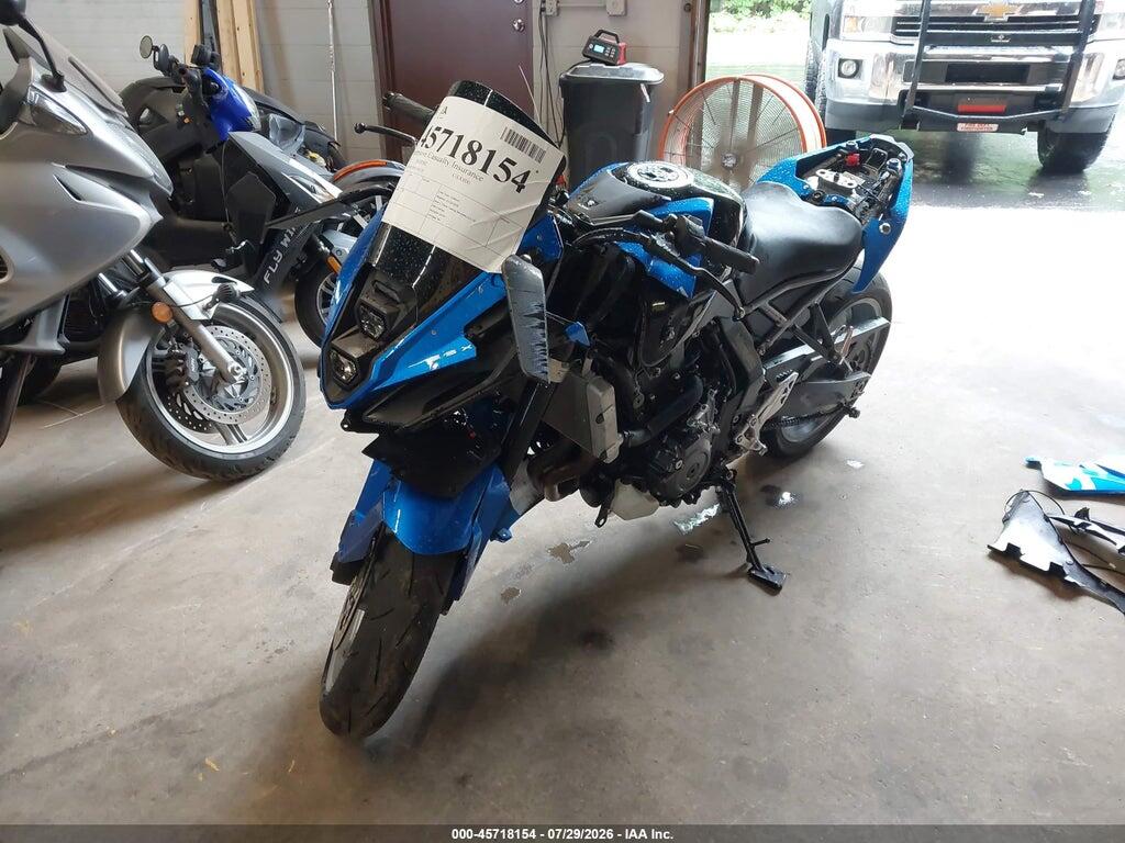 JS1EM13B9S7102219 2025 SUZUKI GSX800 photo no. 2