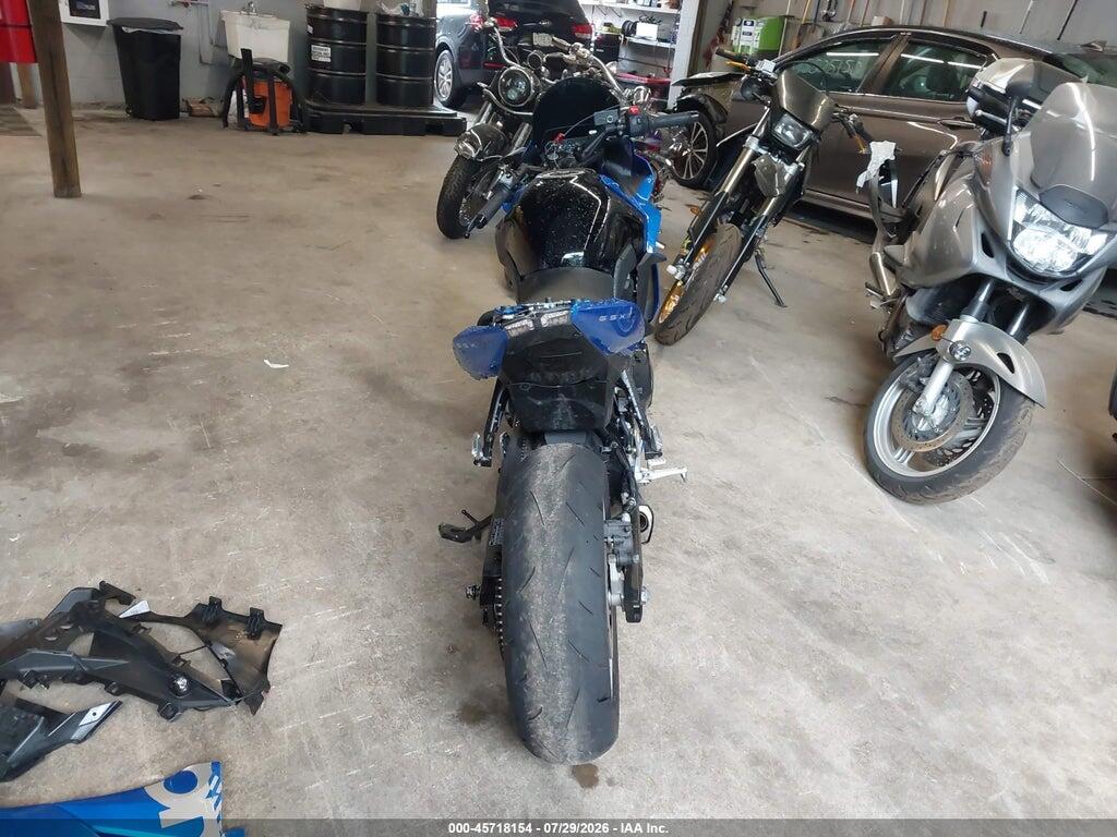 JS1EM13B9S7102219 2025 SUZUKI GSX800 photo no. 6