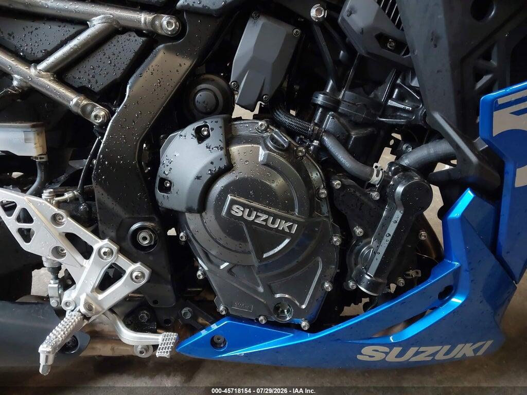 JS1EM13B9S7102219 2025 SUZUKI GSX800 photo no. 8