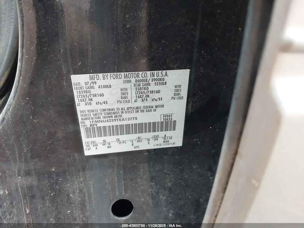 1FMNU42S9YEA13775 2000 FORD EXCURSION photo no. 9