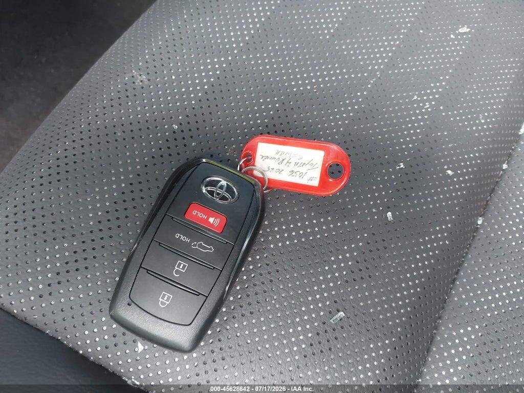 2025 TOYOTA 4RUNNER TRD SPORT PREMIUM — Фото 11 из 16