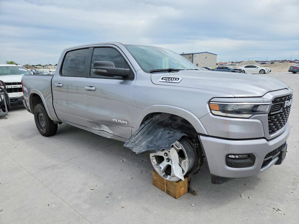 2025 RAM 1500 BIG HORN — Фото 4 из 12