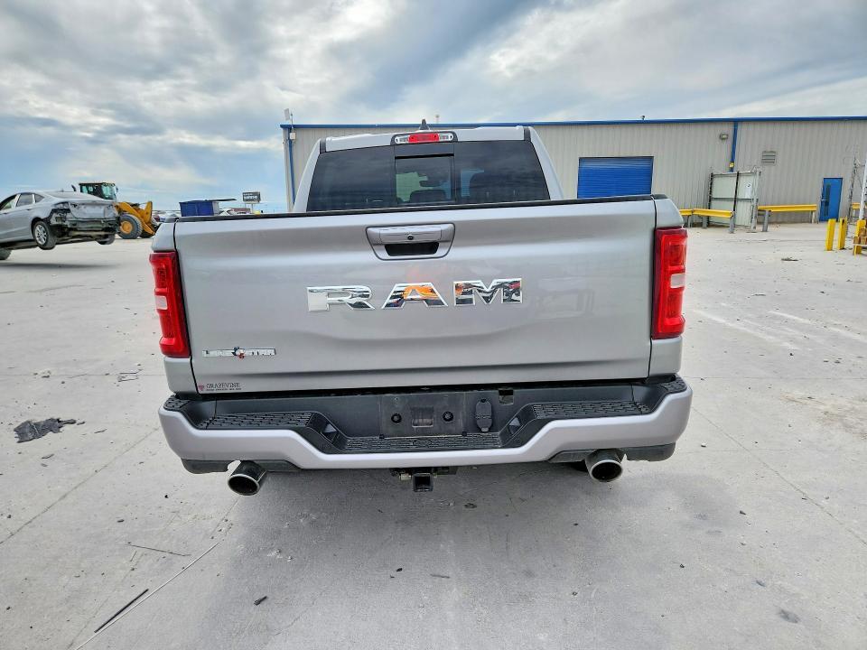 2025 RAM 1500 BIG HORN — Фото 6 из 12