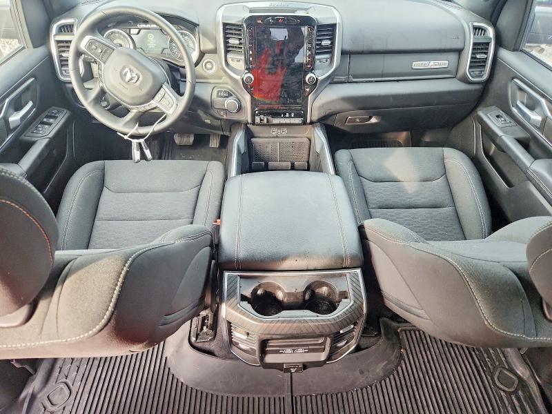 2025 RAM 1500 BIG HORN — Фото 8 из 12