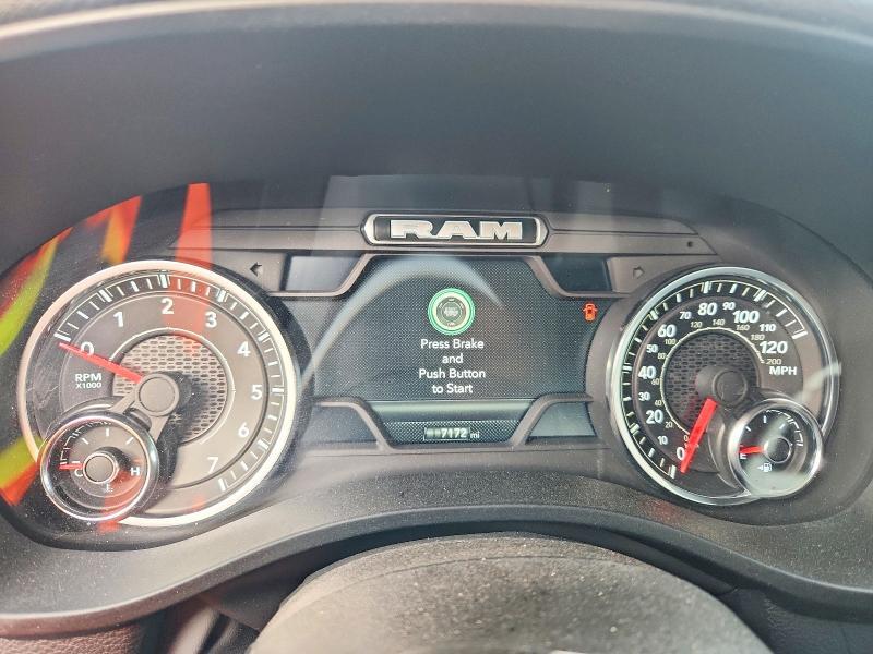 2025 RAM 1500 BIG HORN — Фото 9 из 12
