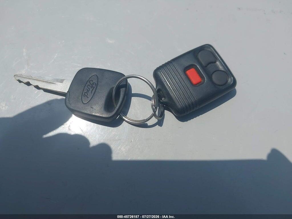 1FMFU18L3YLB51794 2000 FORD EXPEDITION photo no. 11