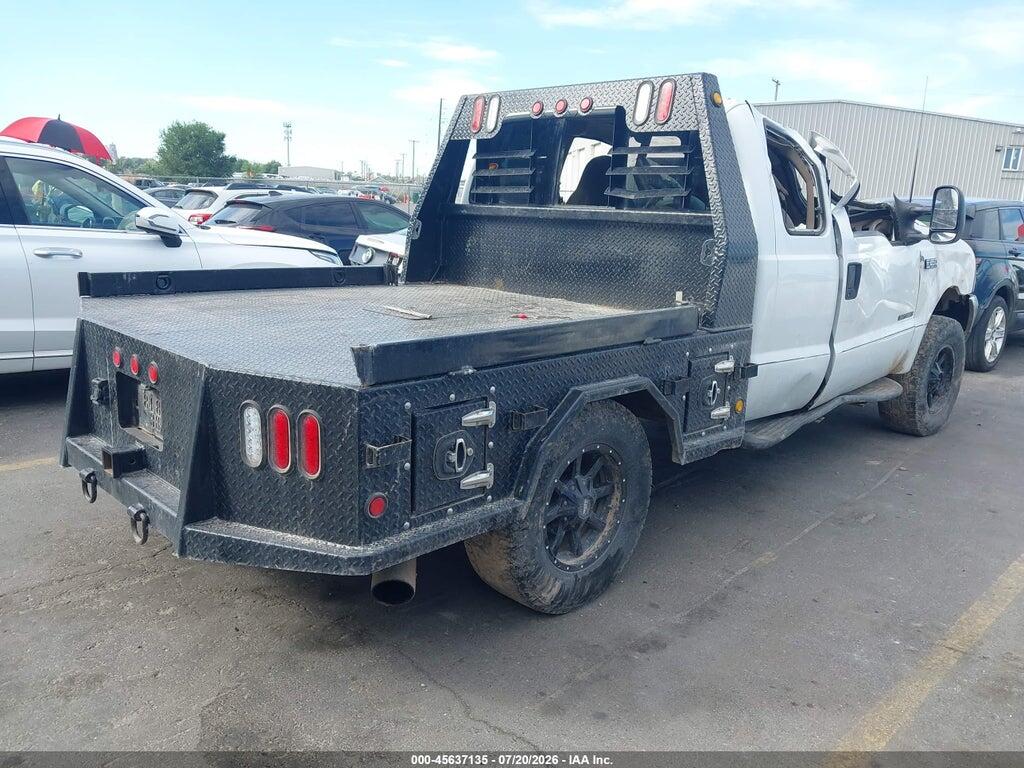 1FTNX21F8YEA30670 2000 FORD F-250 photo no. 4